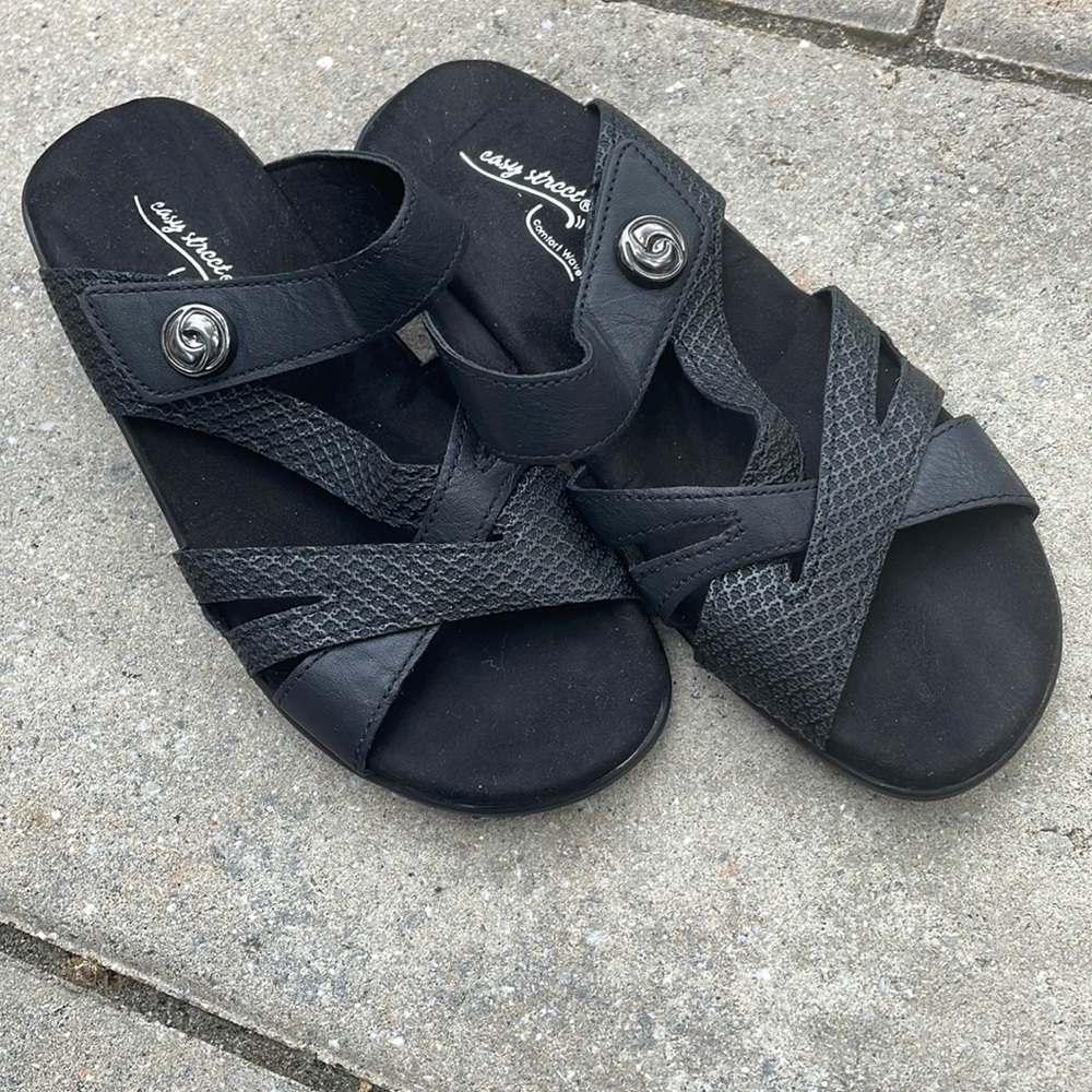 NWT EASY STREET Slip-on comfort wave Sandals - black size 6